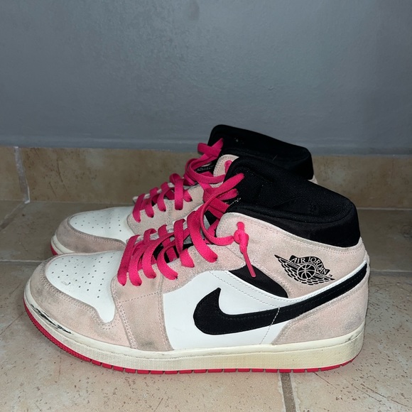 Air Jordan 1 Mid ‘Crimson Tint’ - Picture 4 of 7